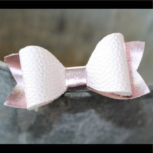 Light pink hair bow
